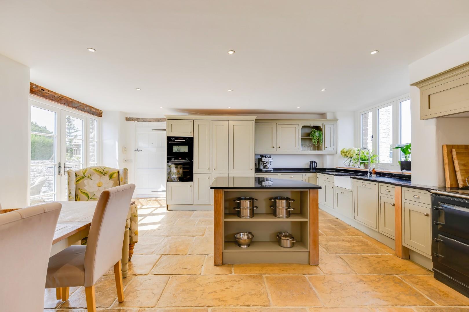 Warren Farm, Pendoylan, Nr Cowbridge, Vale of Glamorgan, CF71 7UJ